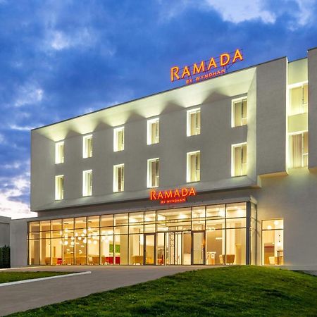 Ramada By Wyndham Targu Jiu Otel Dış mekan fotoğraf