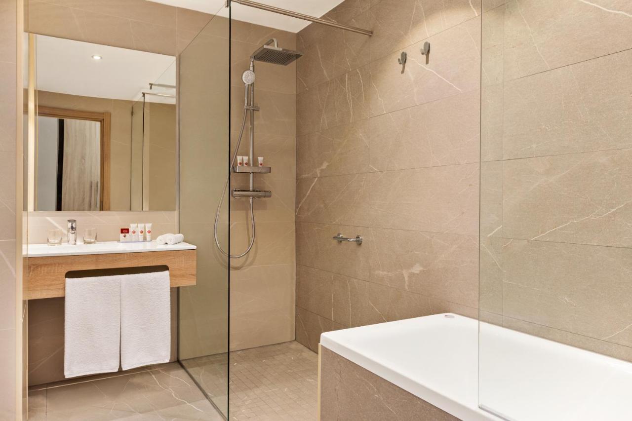 Ramada By Wyndham Targu Jiu Otel Dış mekan fotoğraf