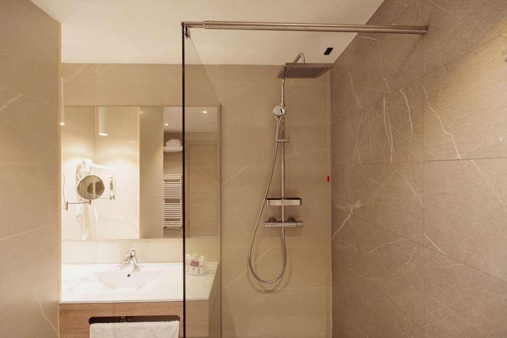 Ramada By Wyndham Targu Jiu Otel Dış mekan fotoğraf